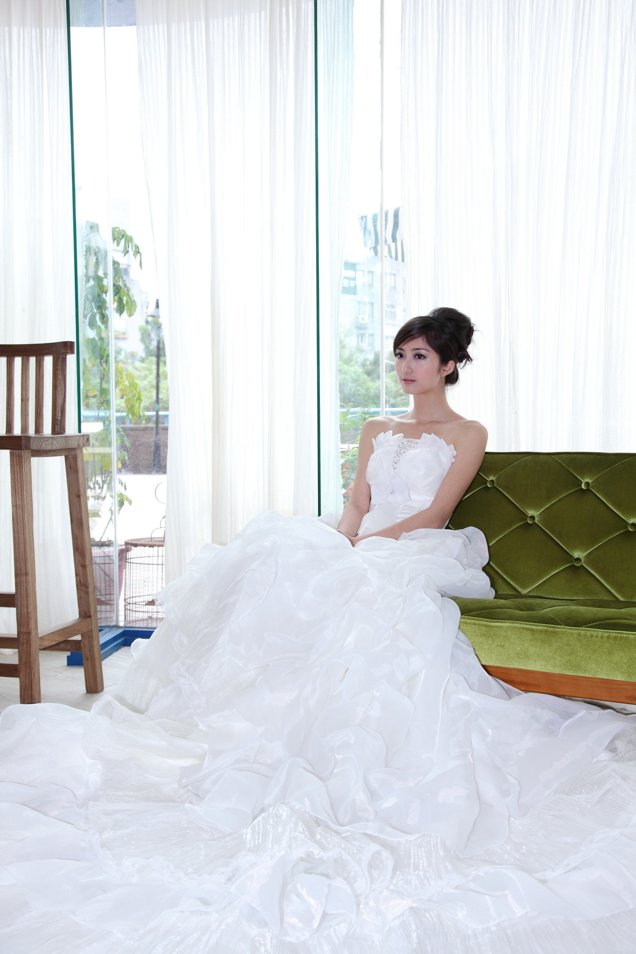 台湾清纯女神Emily 清新外拍写真合集