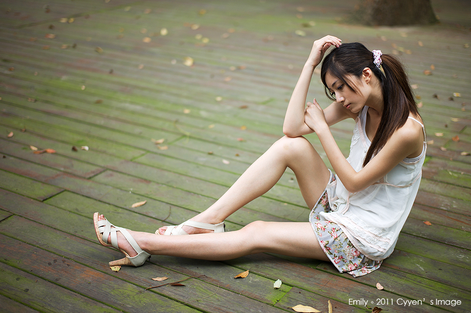 台湾清纯女神Emily 清新外拍写真合集