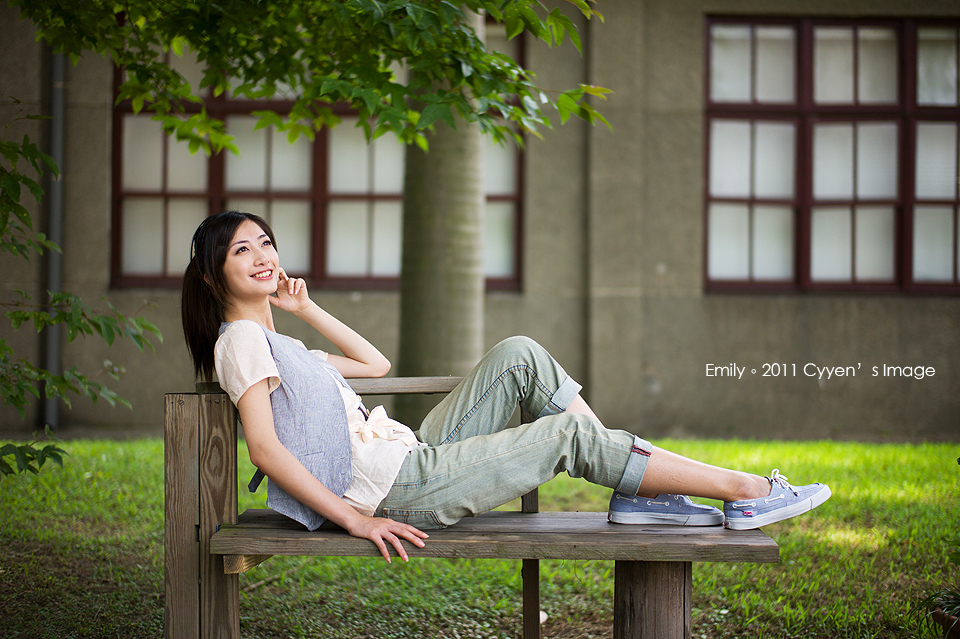 台湾清纯女神Emily 清新外拍写真合集