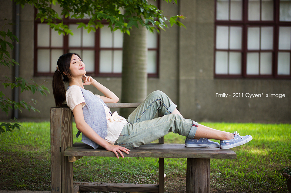 台湾清纯女神Emily 清新外拍写真合集