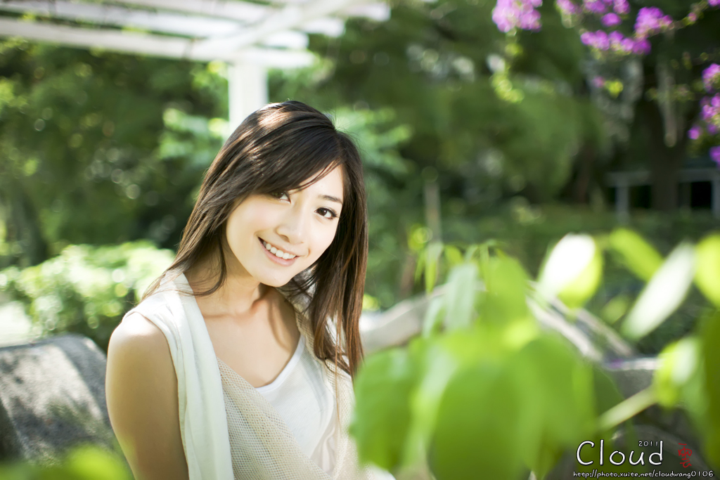 台湾清纯女神Emily 清新外拍写真合集