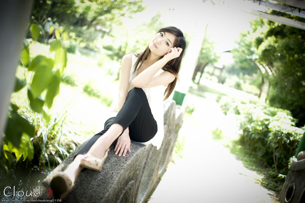 台湾清纯女神Emily 清新外拍写真合集