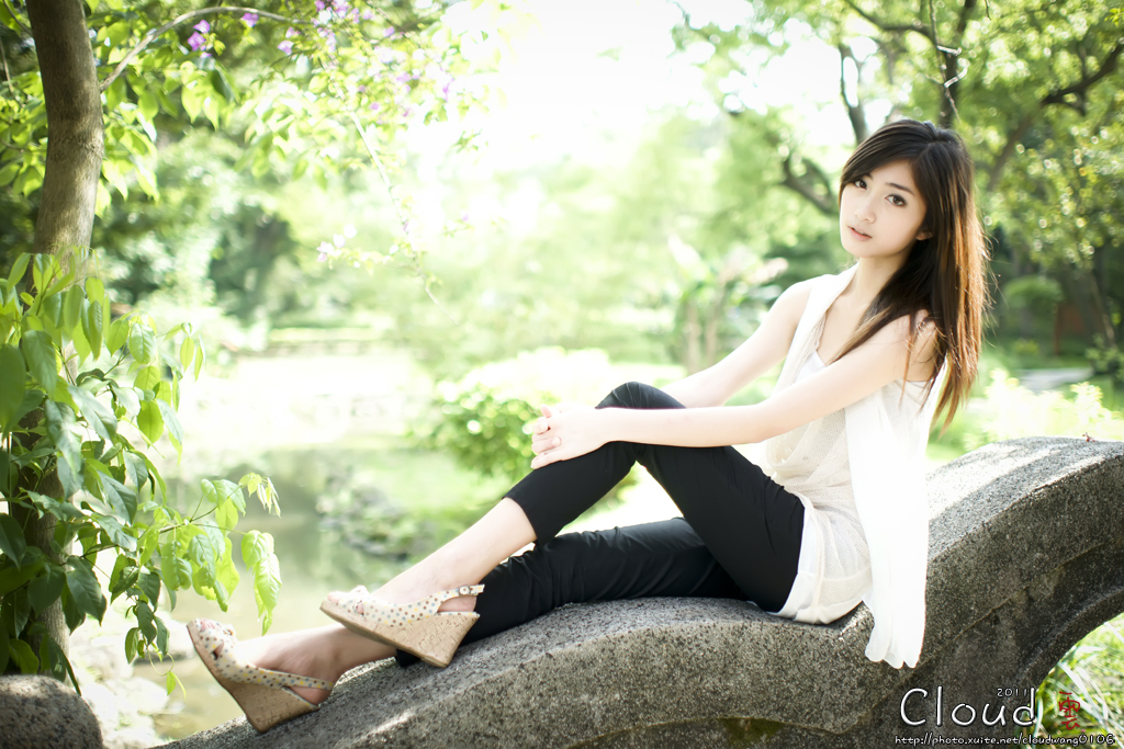 台湾清纯女神Emily 清新外拍写真合集