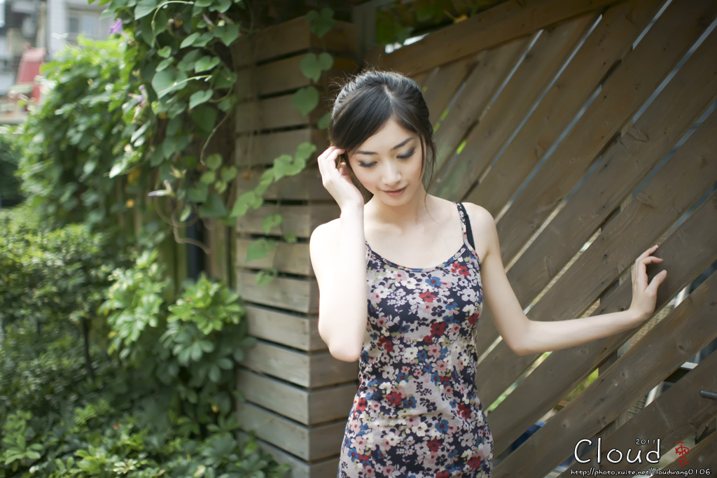 台湾清纯女神Emily 清新外拍写真合集