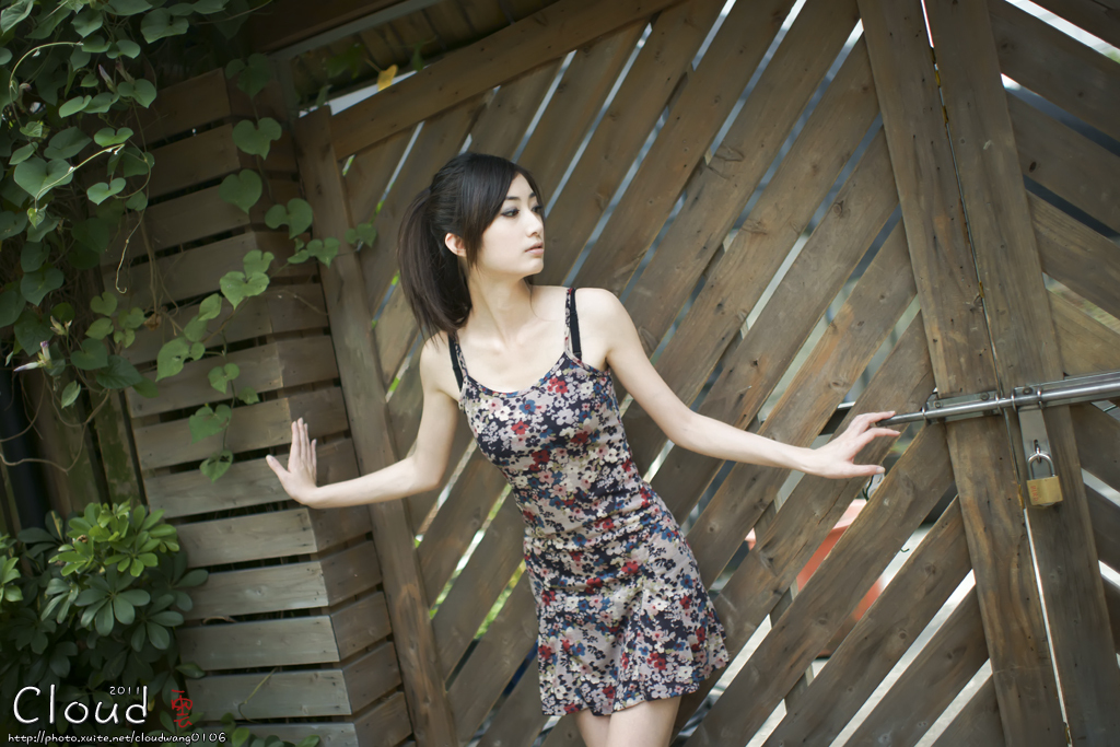 台湾清纯女神Emily 清新外拍写真合集