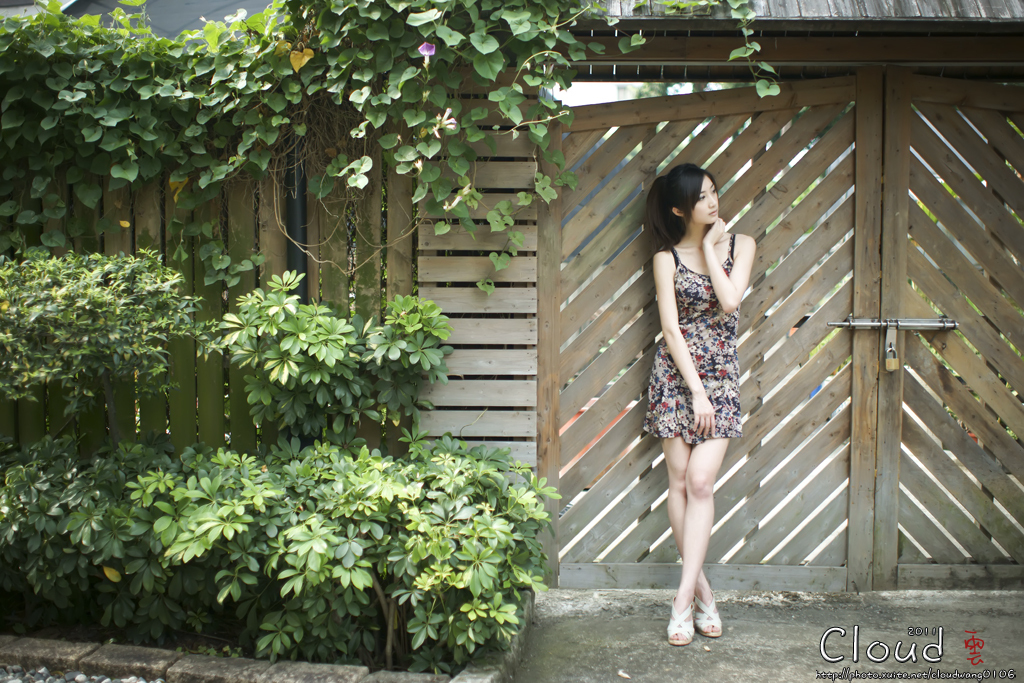 台湾清纯女神Emily 清新外拍写真合集