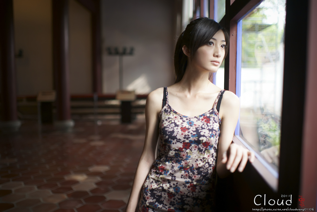 台湾清纯女神Emily 清新外拍写真合集