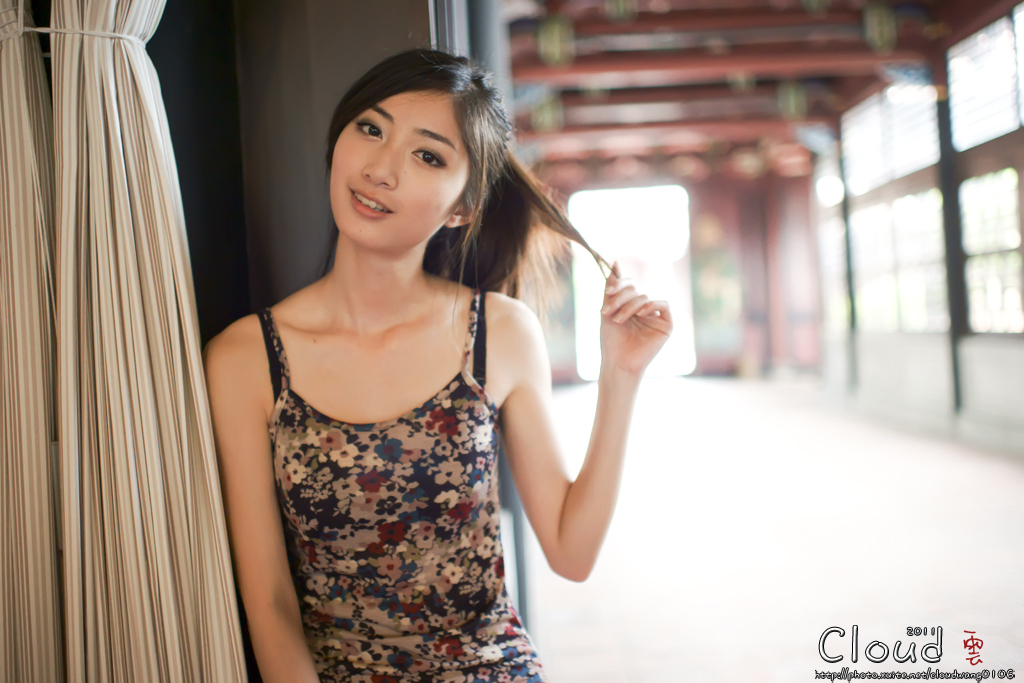 台湾清纯女神Emily 清新外拍写真合集