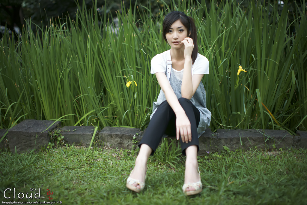 台湾清纯女神Emily 清新外拍写真合集