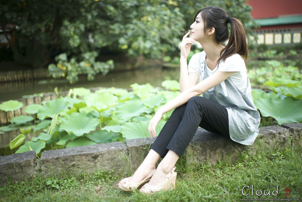 台湾清纯女神Emily 清新外拍写真合集