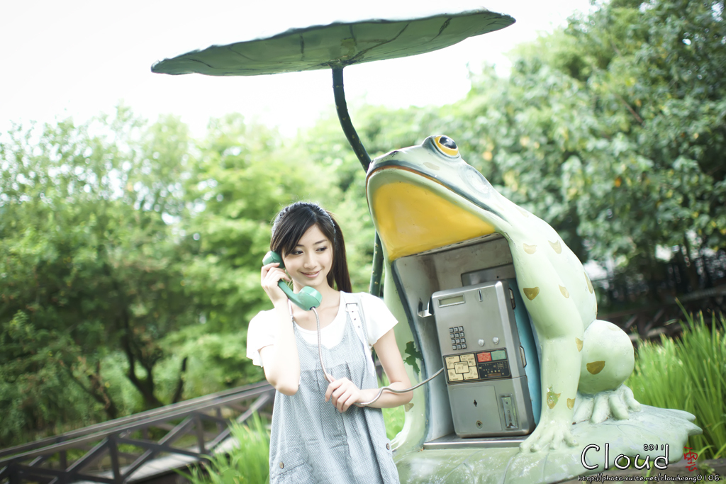 台湾清纯女神Emily 清新外拍写真合集