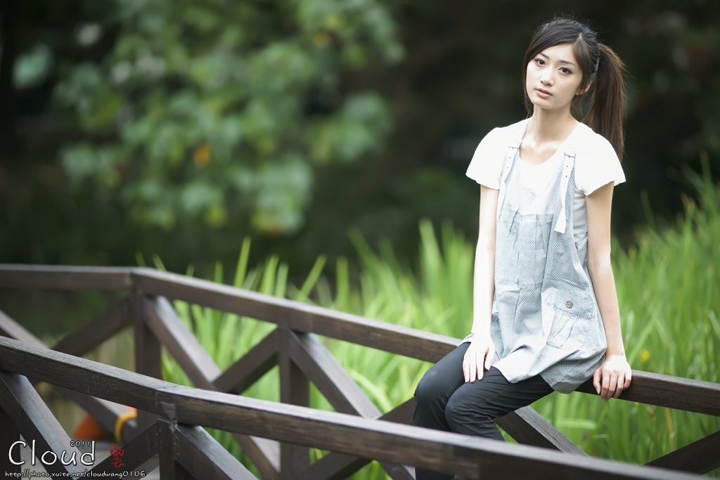 台湾清纯女神Emily 清新外拍写真合集