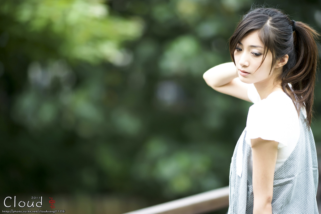 台湾清纯女神Emily 清新外拍写真合集