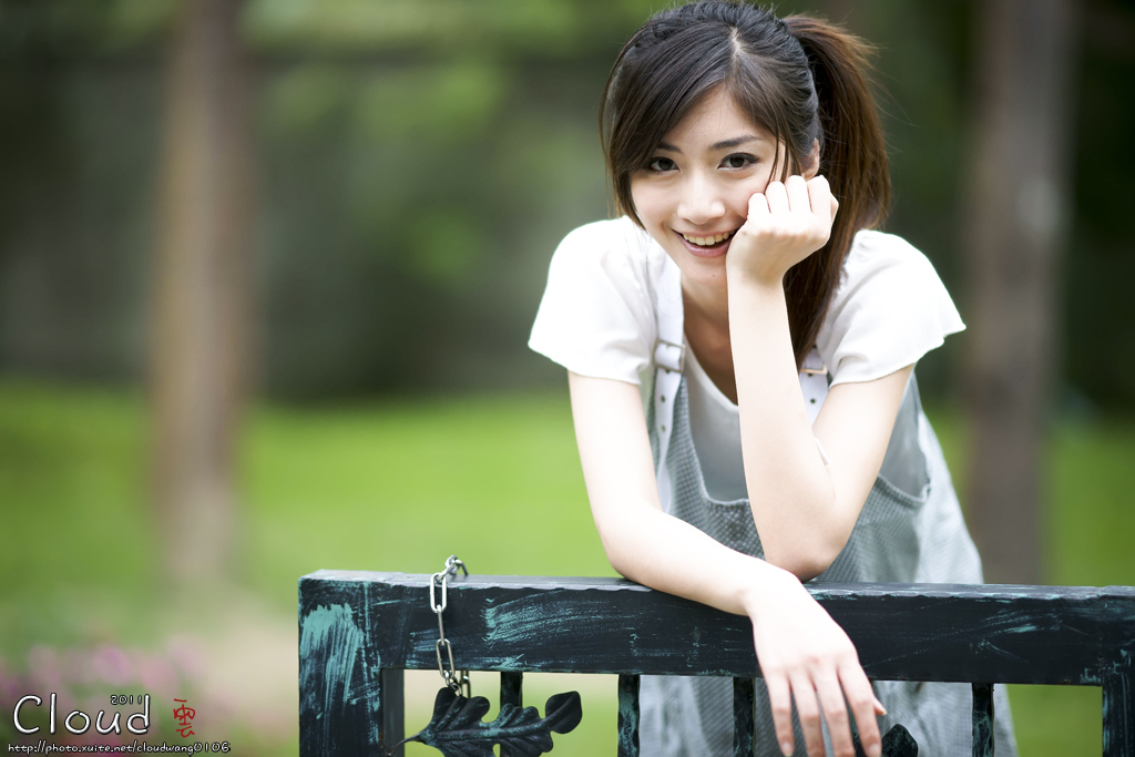 台湾清纯女神Emily 清新外拍写真合集