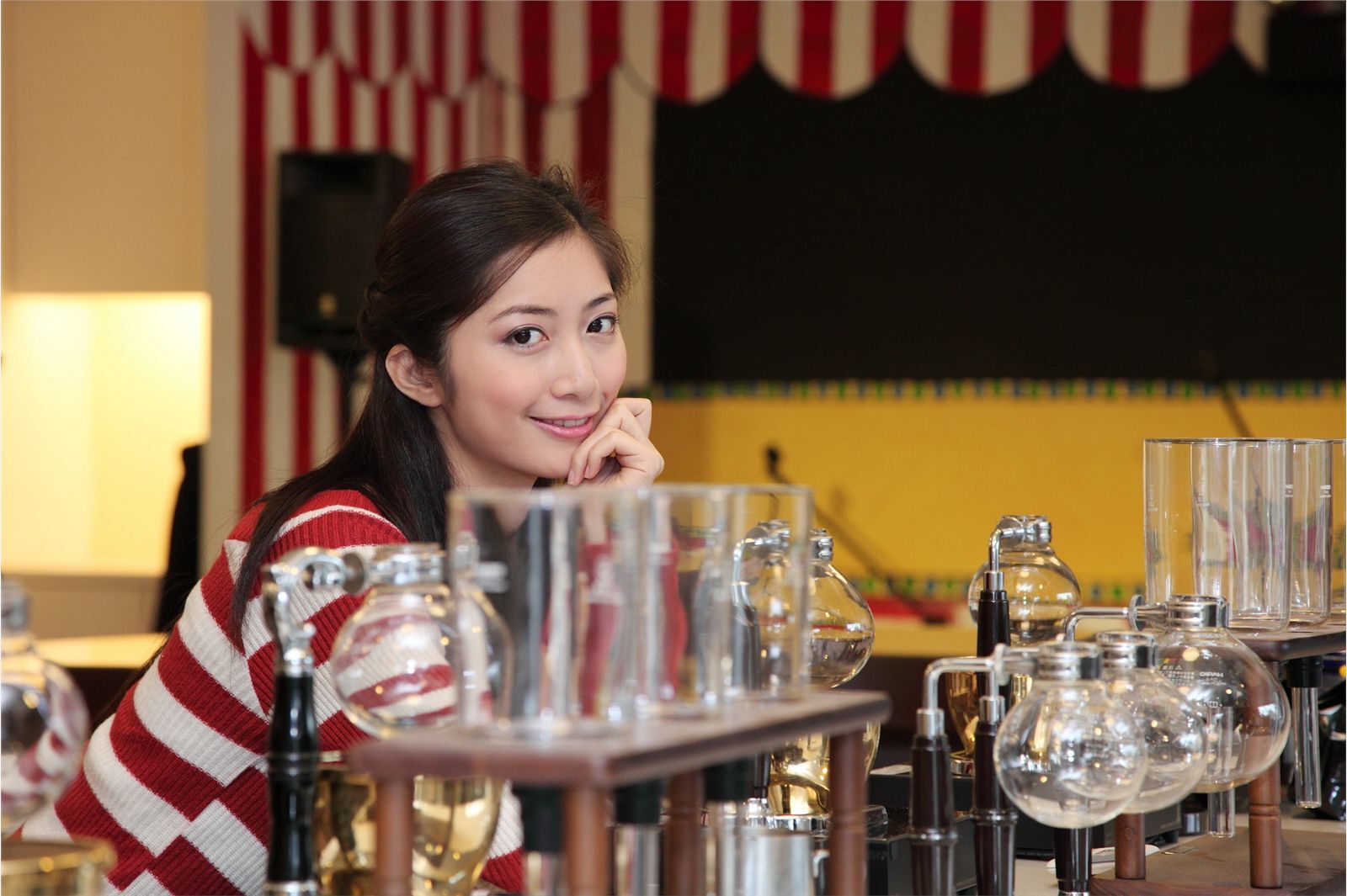 台湾清纯女神Emily 清新外拍写真合集