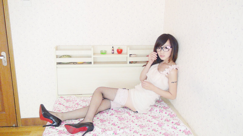 Susie丝袜美腿图片