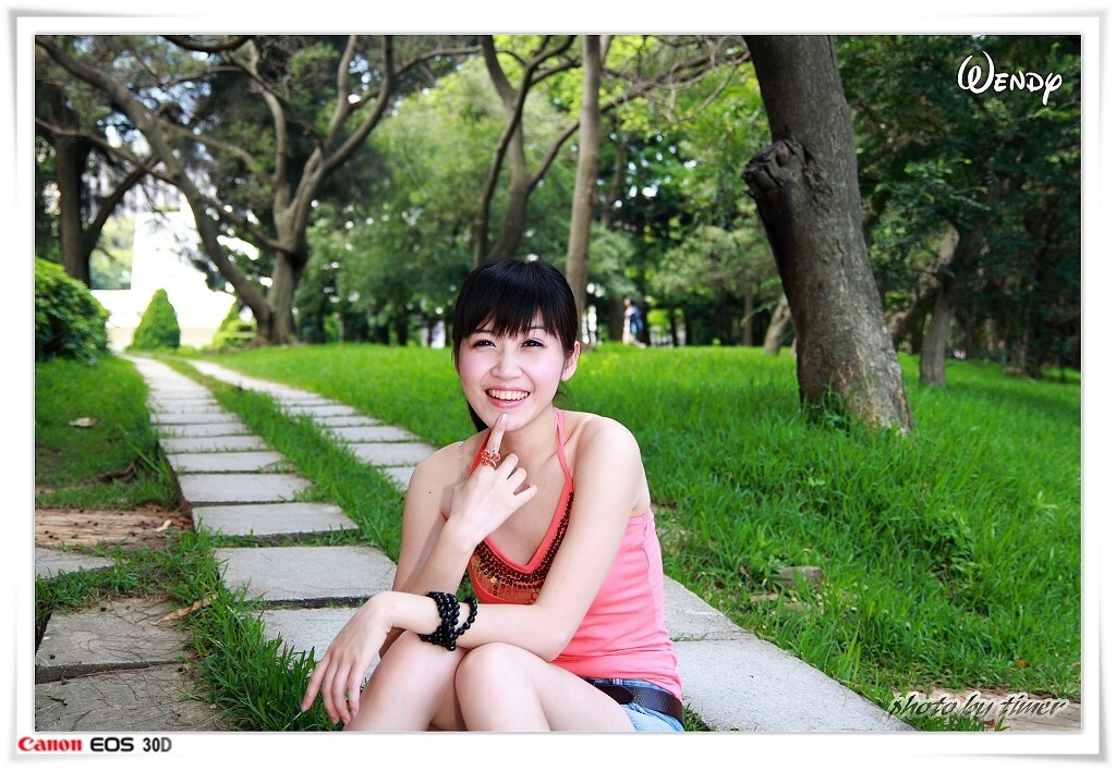 台湾清纯美女-Wendy-清華大學外拍