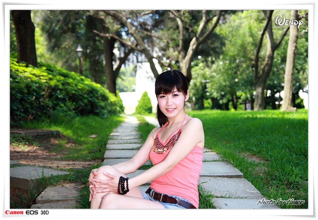 台湾清纯美女-Wendy-清華大學外拍