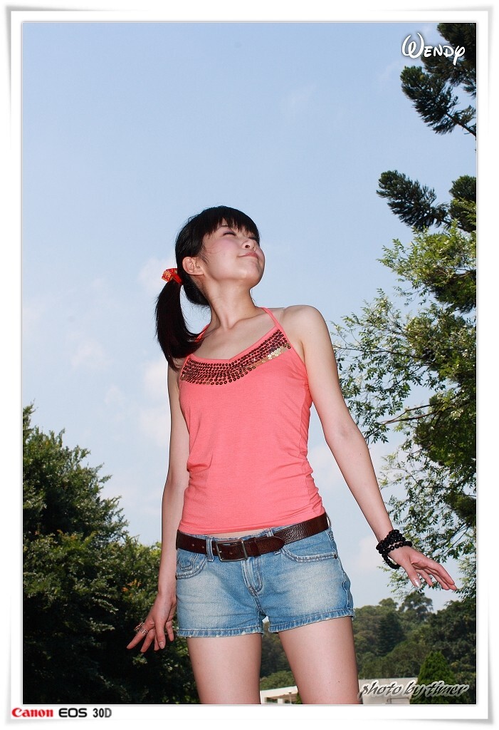 台湾清纯美女-Wendy-清華大學外拍