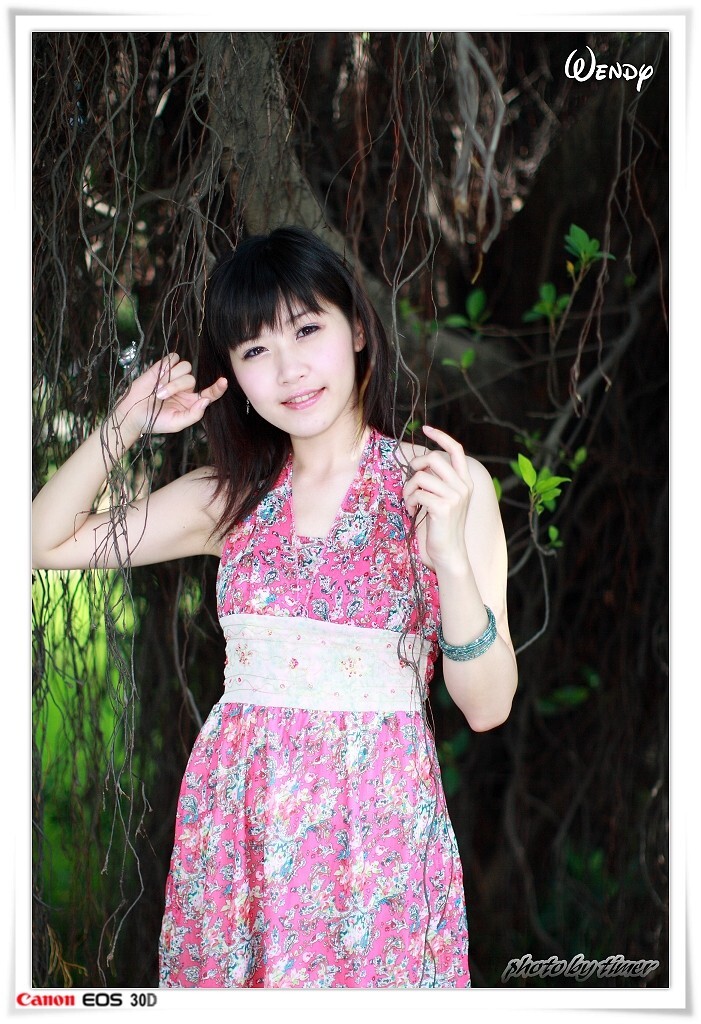 台湾清纯美女-Wendy-清華大學外拍