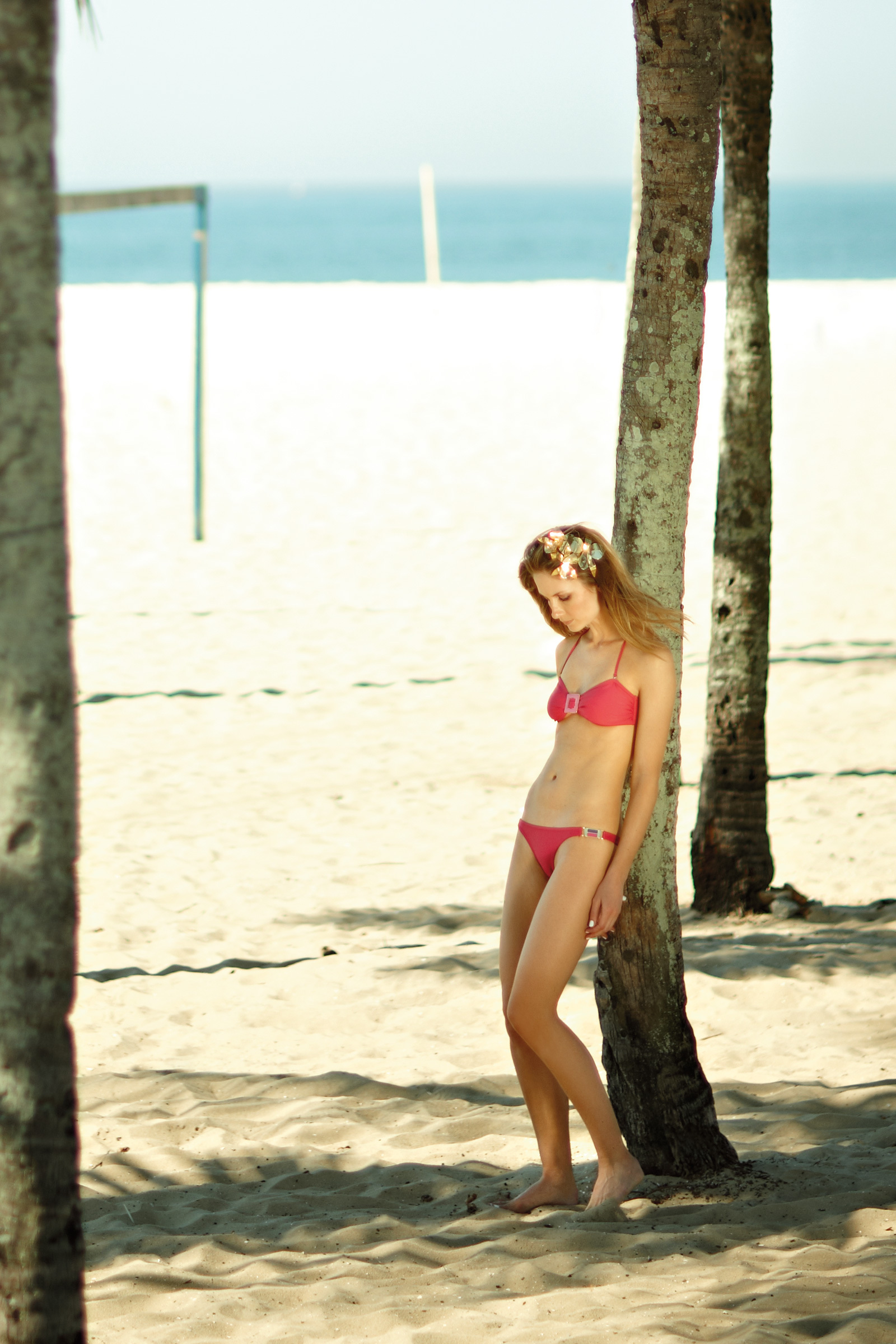 比尼泳装模特身材诱人