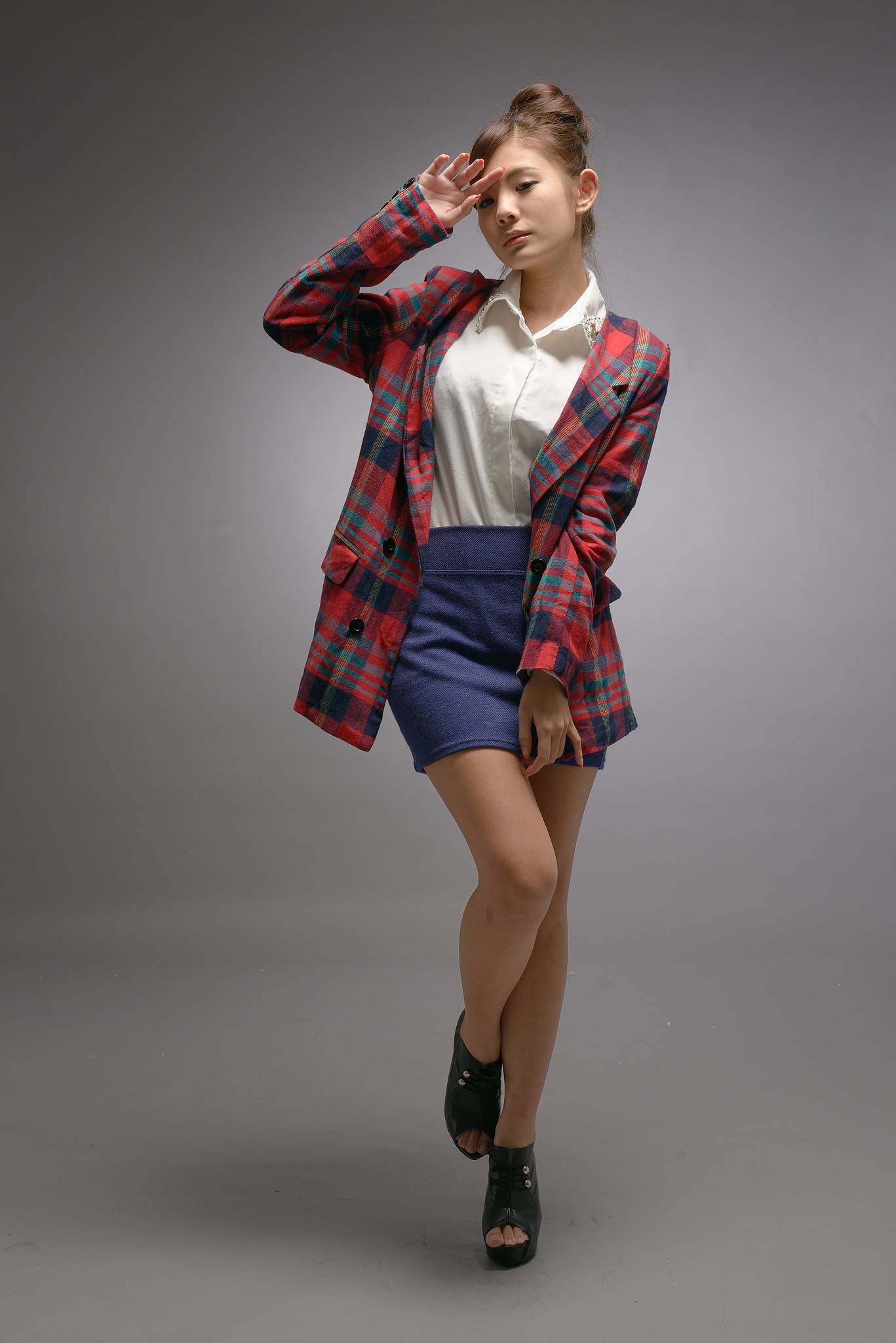 台湾清纯美女-鲔鱼+蔡小潔室拍写真