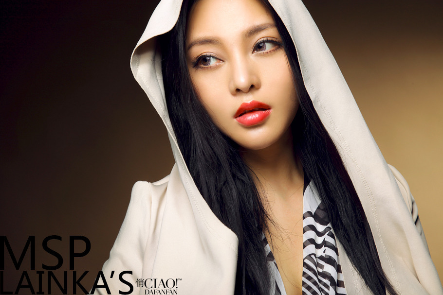 美胸女王冯雨芝性感艺术照