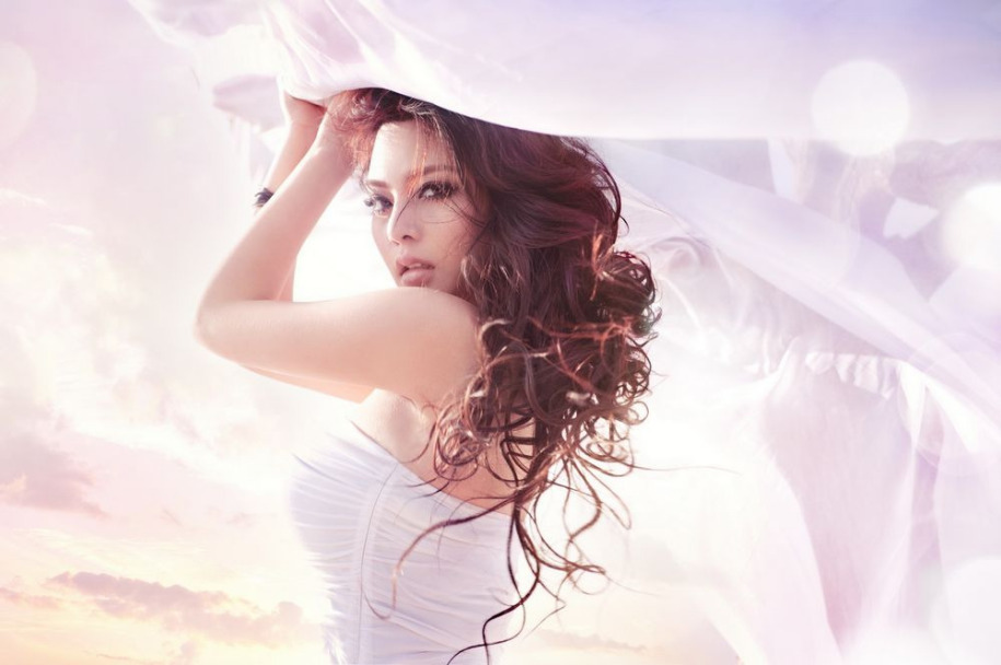 美胸女王冯雨芝性感艺术照