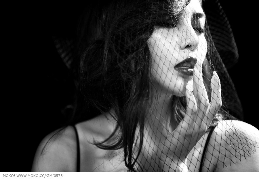 美胸女王冯雨芝性感艺术照