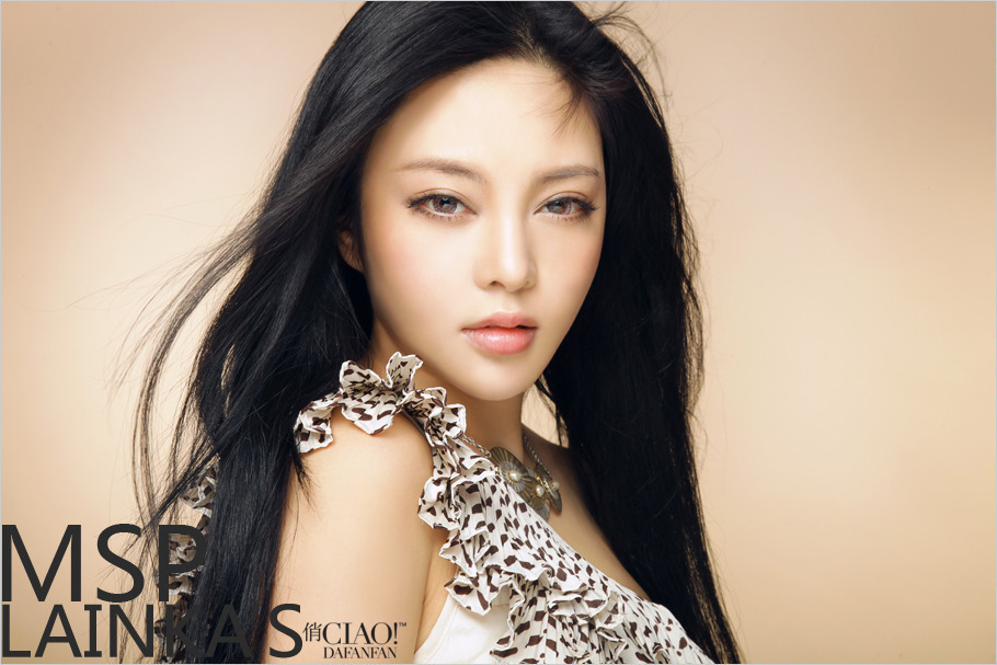 美胸女王冯雨芝性感艺术照