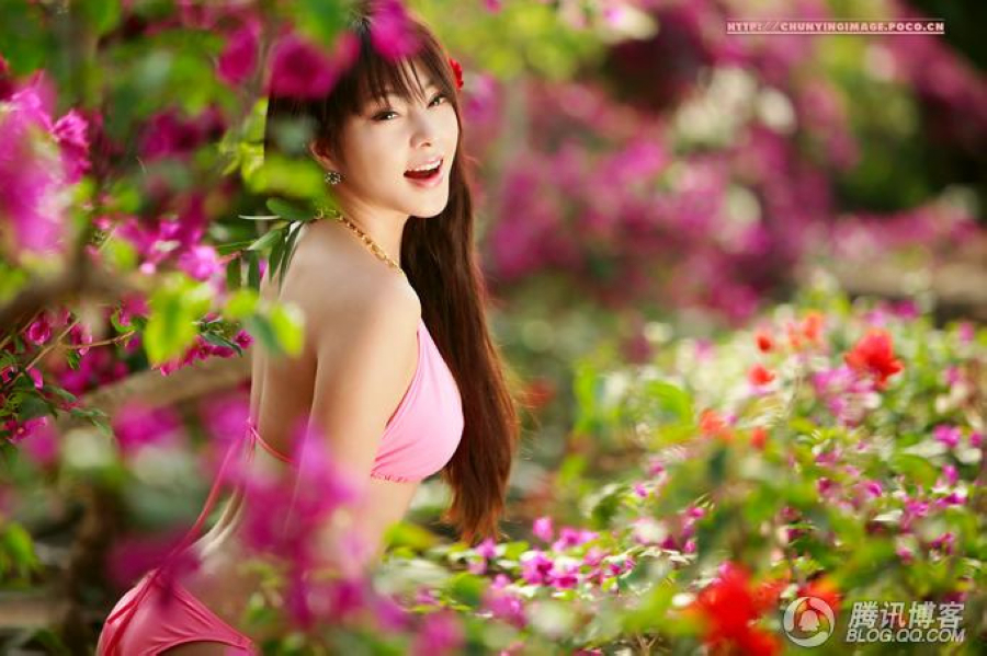 美胸女王冯雨芝性感艺术照