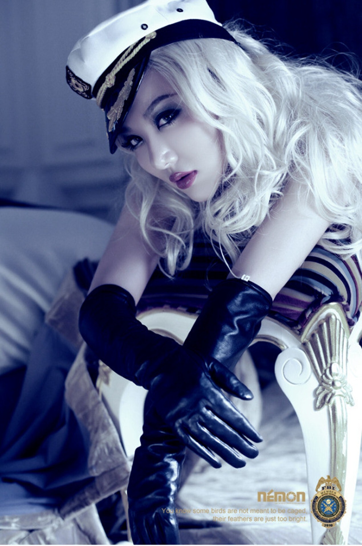 海归模特徐嘉依上演制服诱惑