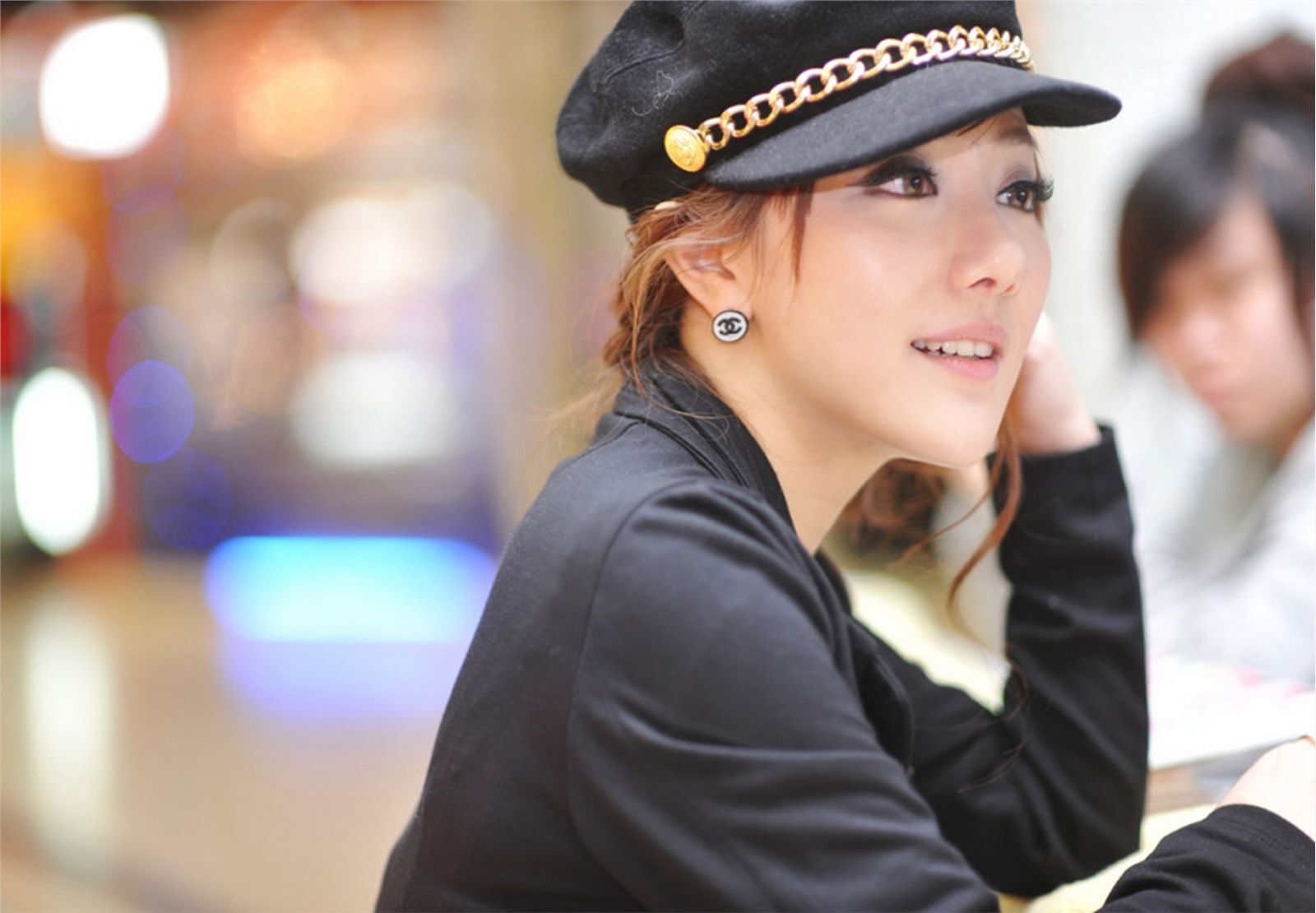 海归模特徐嘉依上演制服诱惑