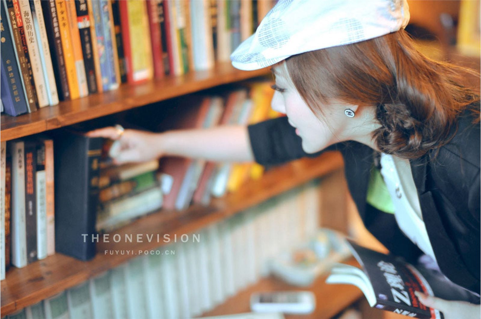 海归模特徐嘉依上演制服诱惑