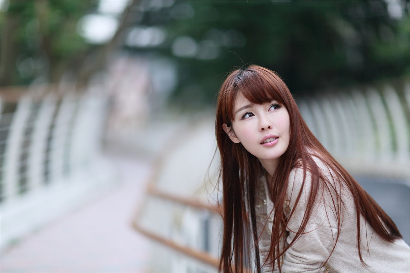 台湾清纯美女-NAOMI+蜜兒外拍