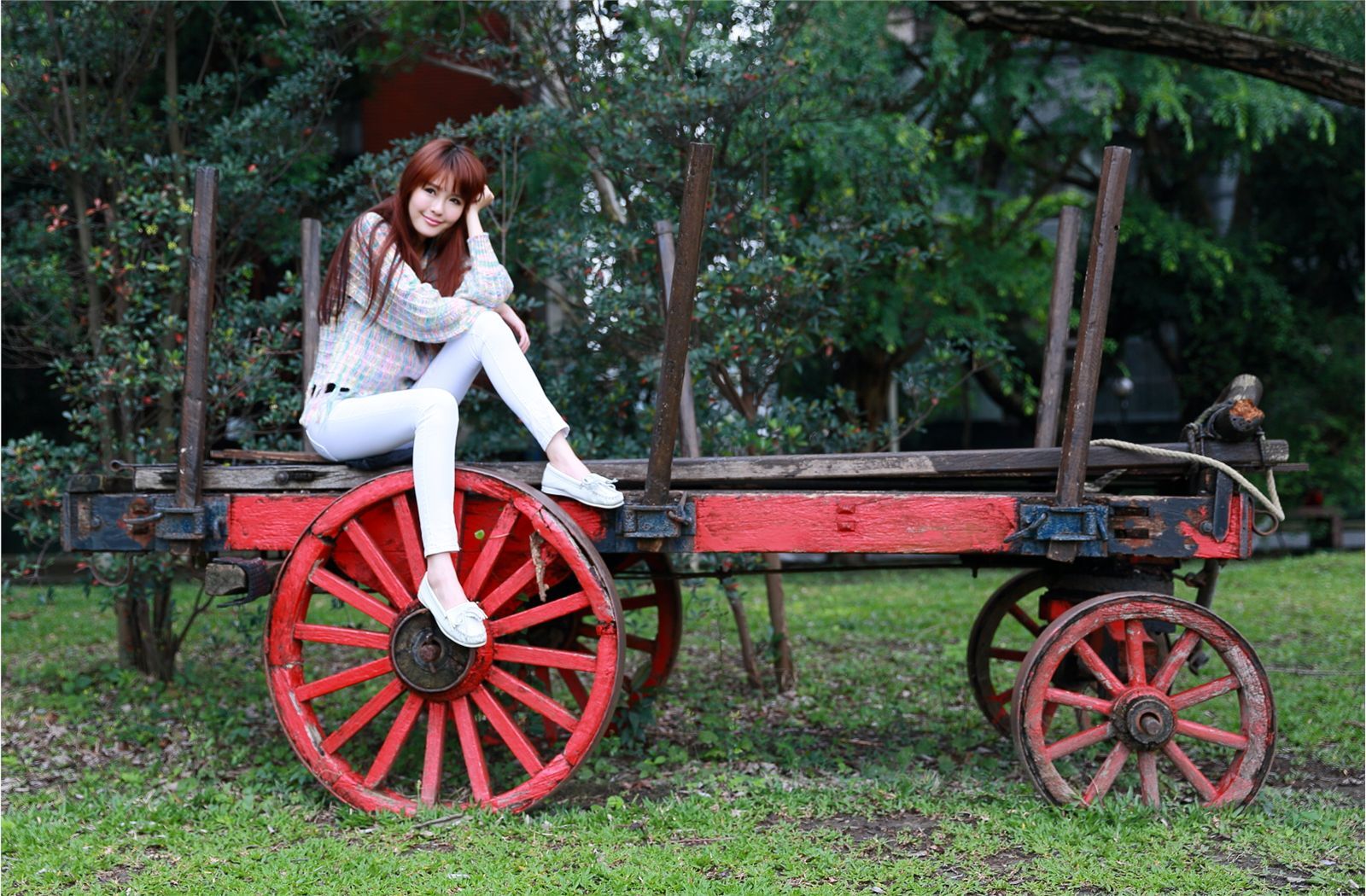 台湾清纯美女-NAOMI+蜜兒外拍