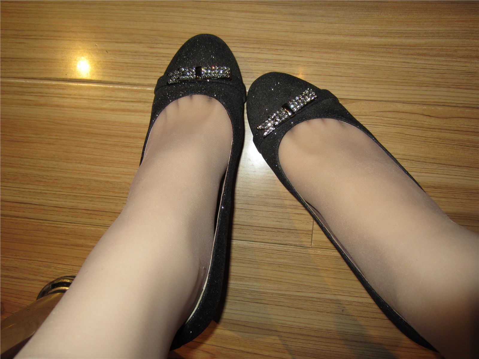 极品丝足特写，就是嫩!