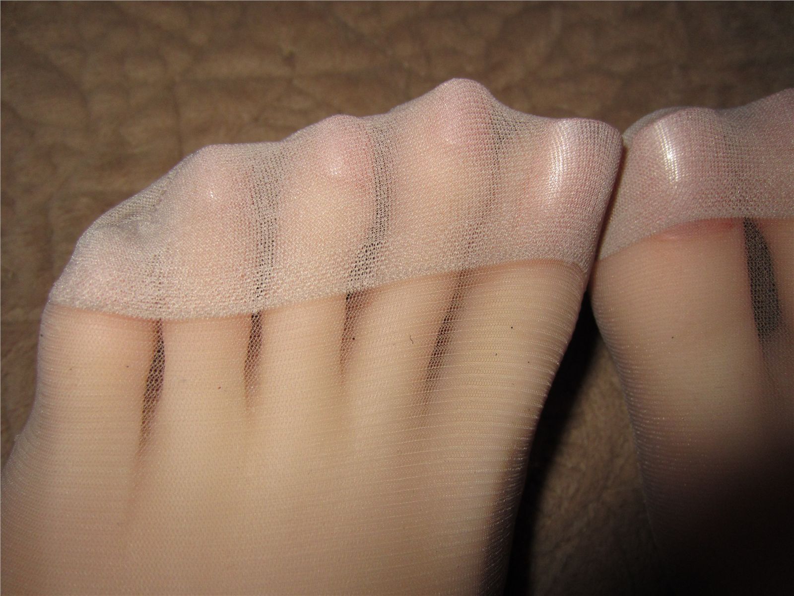 极品丝足特写，就是嫩!