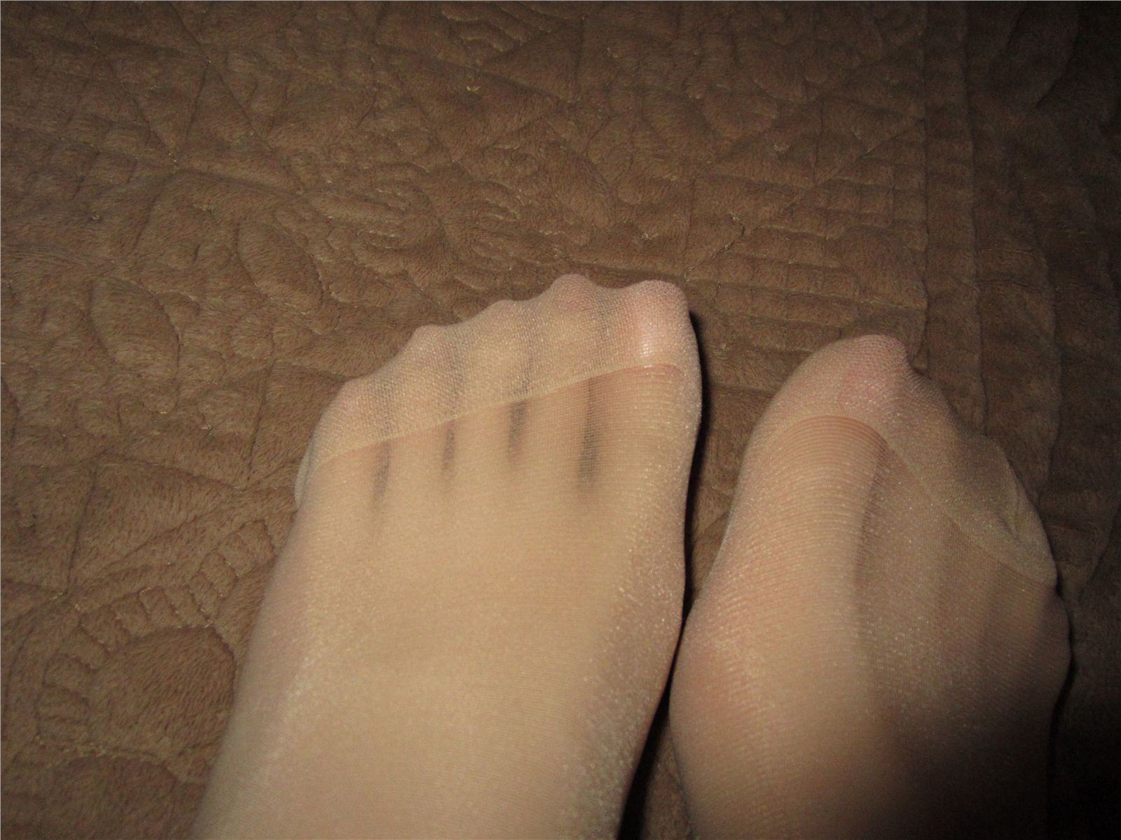 极品丝足特写，就是嫩!