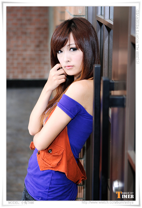 台湾清纯美女-小兔TAMI-台大外拍