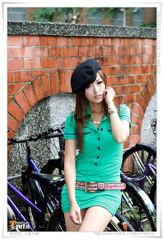 台湾清纯美女-小兔TAMI-台大外拍