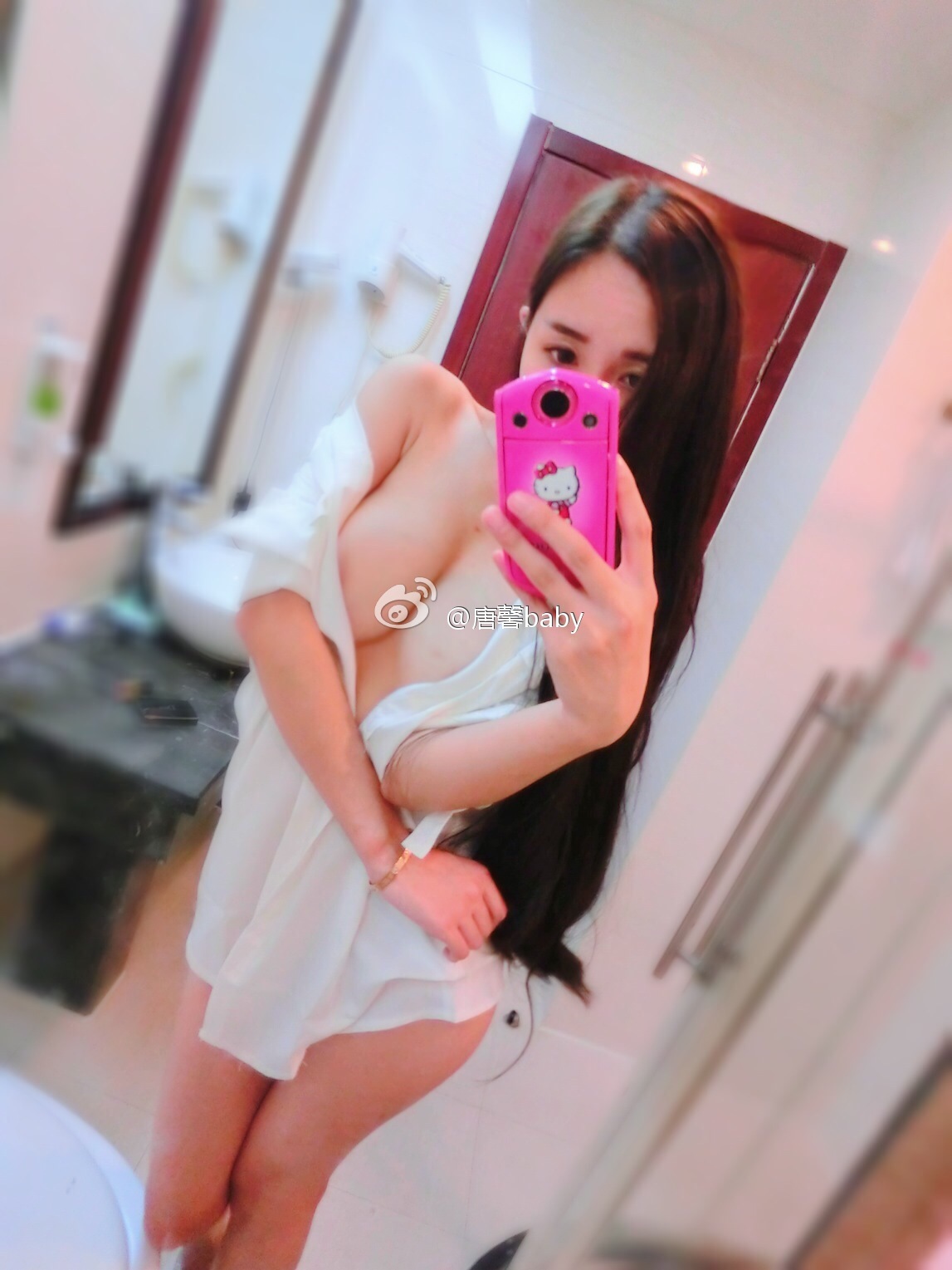 唐馨baby 自拍美女大胸丝袜诱惑