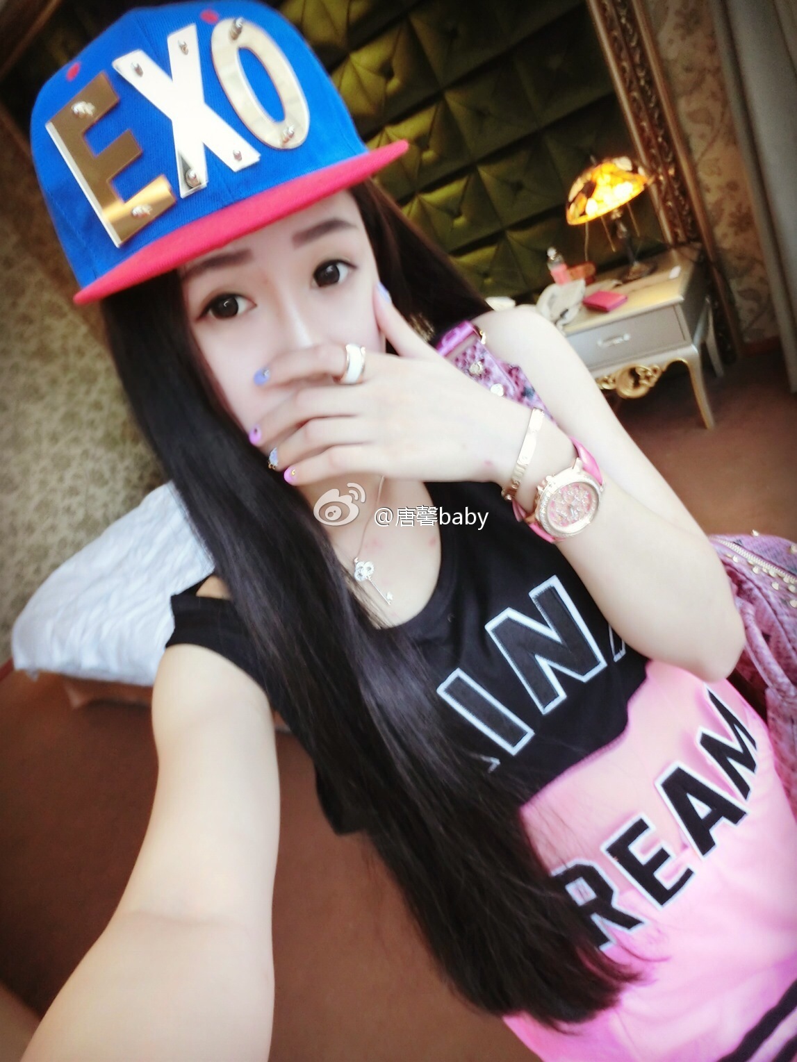 唐馨baby 自拍美女大胸丝袜诱惑