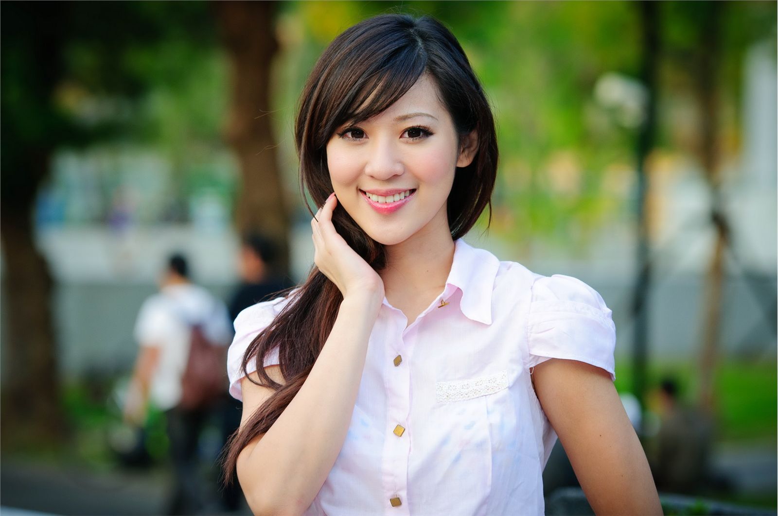 台湾国光帮帮忙助理主持美女 - 韋韋