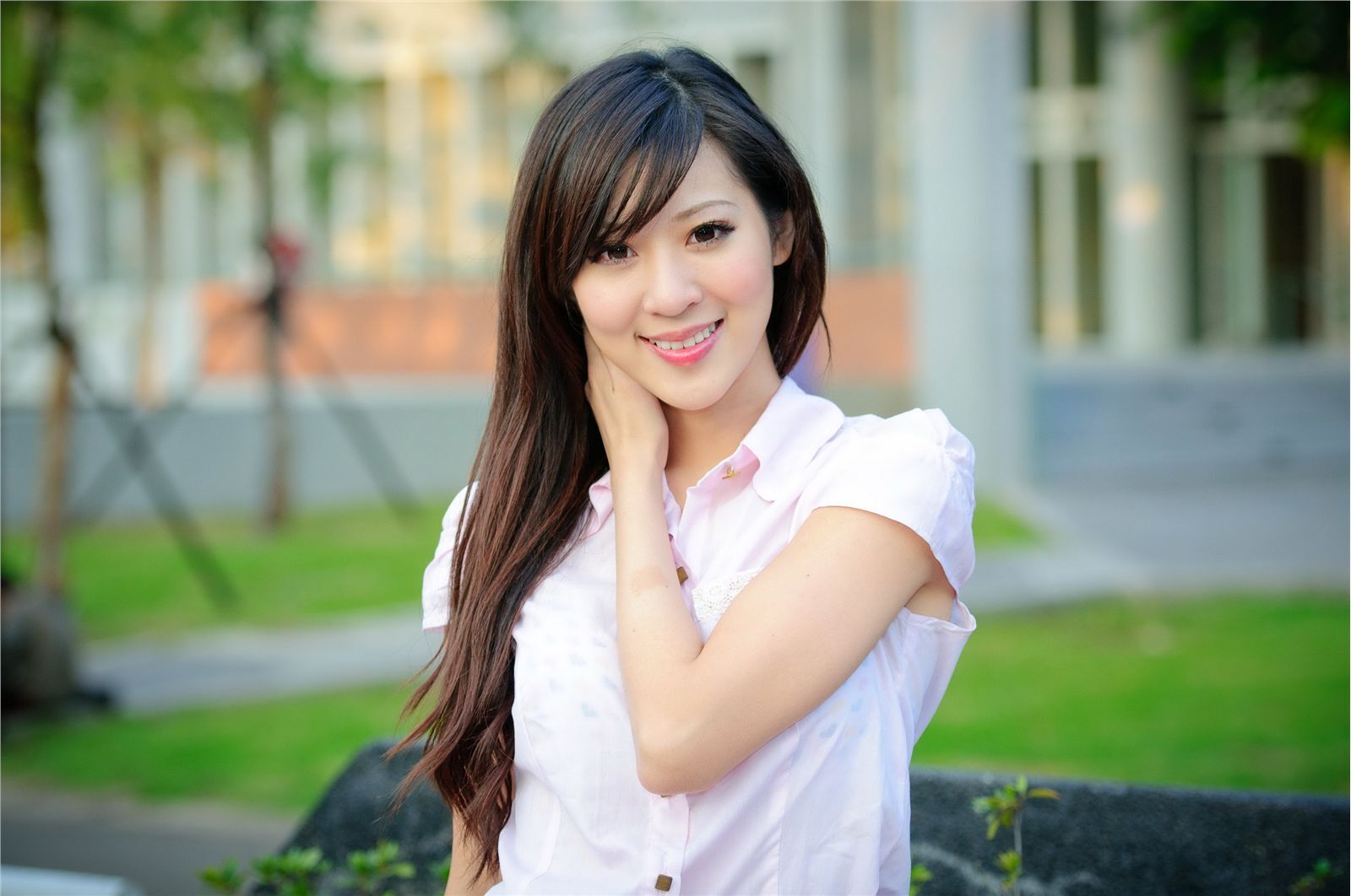 台湾国光帮帮忙助理主持美女 - 韋韋