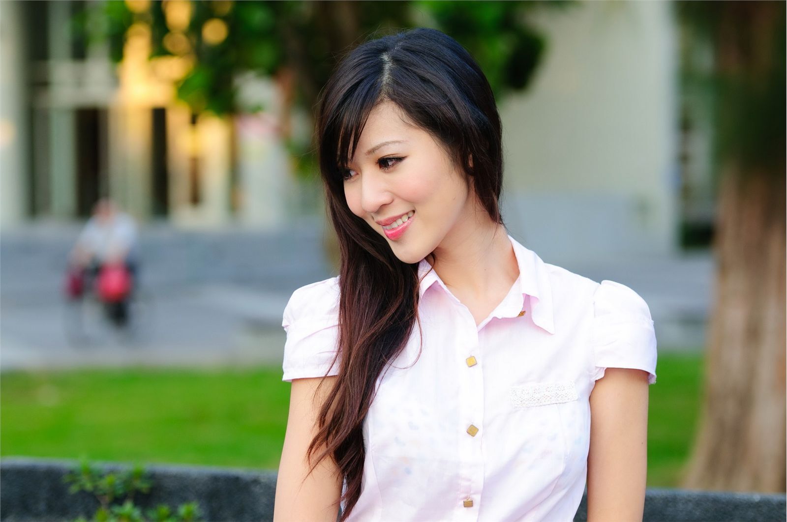 台湾国光帮帮忙助理主持美女 - 韋韋