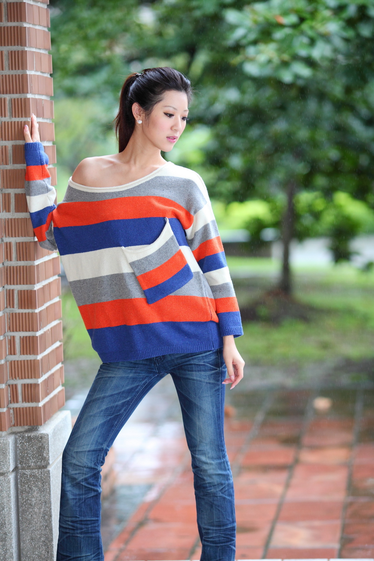 台湾国光帮帮忙助理主持美女 - 韋韋