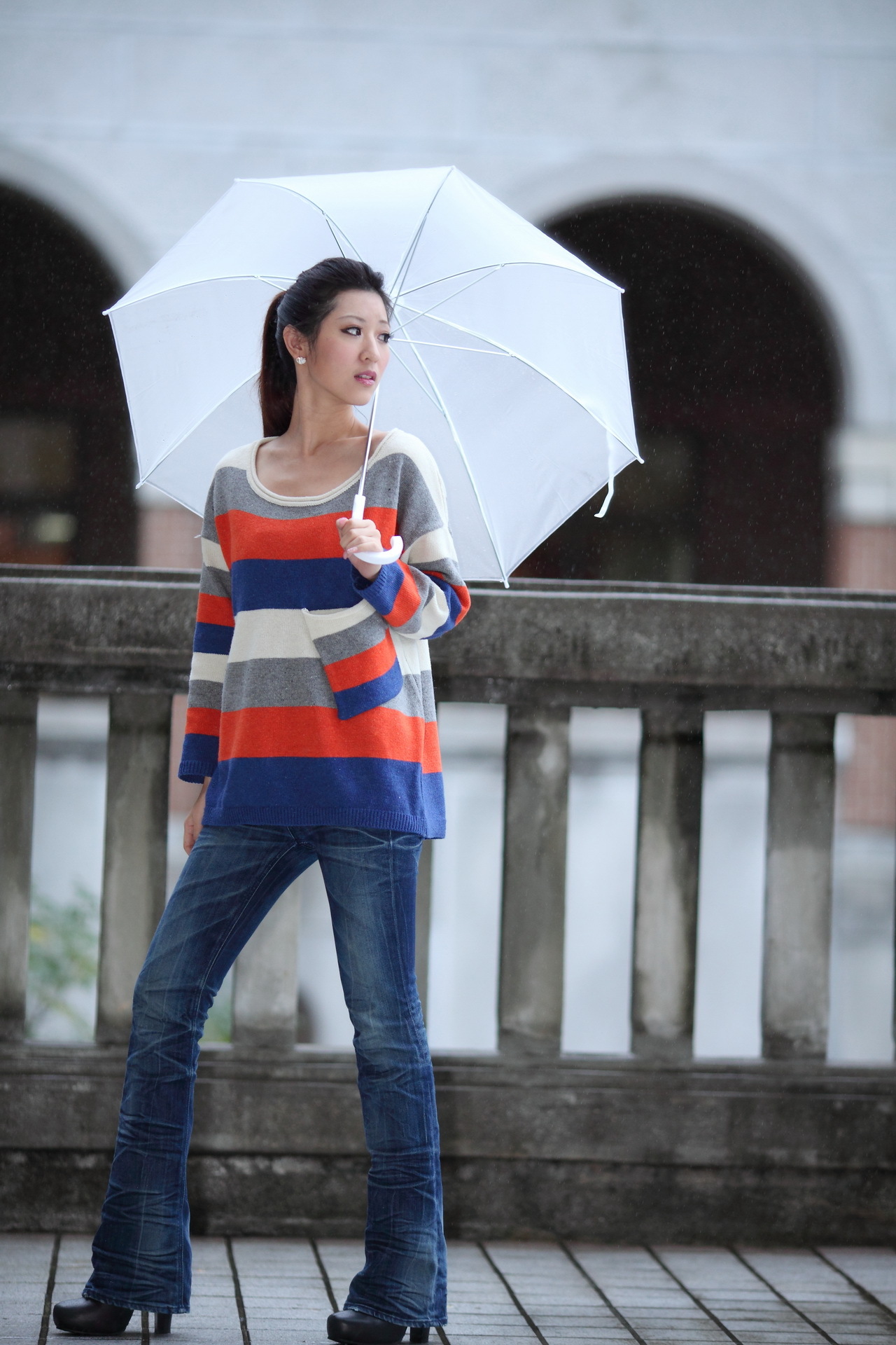 台湾国光帮帮忙助理主持美女 - 韋韋