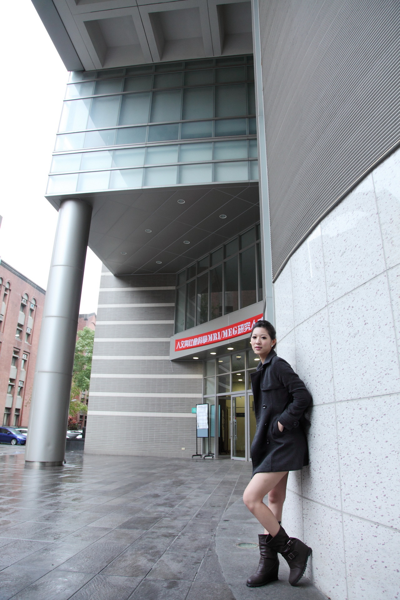 台湾国光帮帮忙助理主持美女 - 韋韋