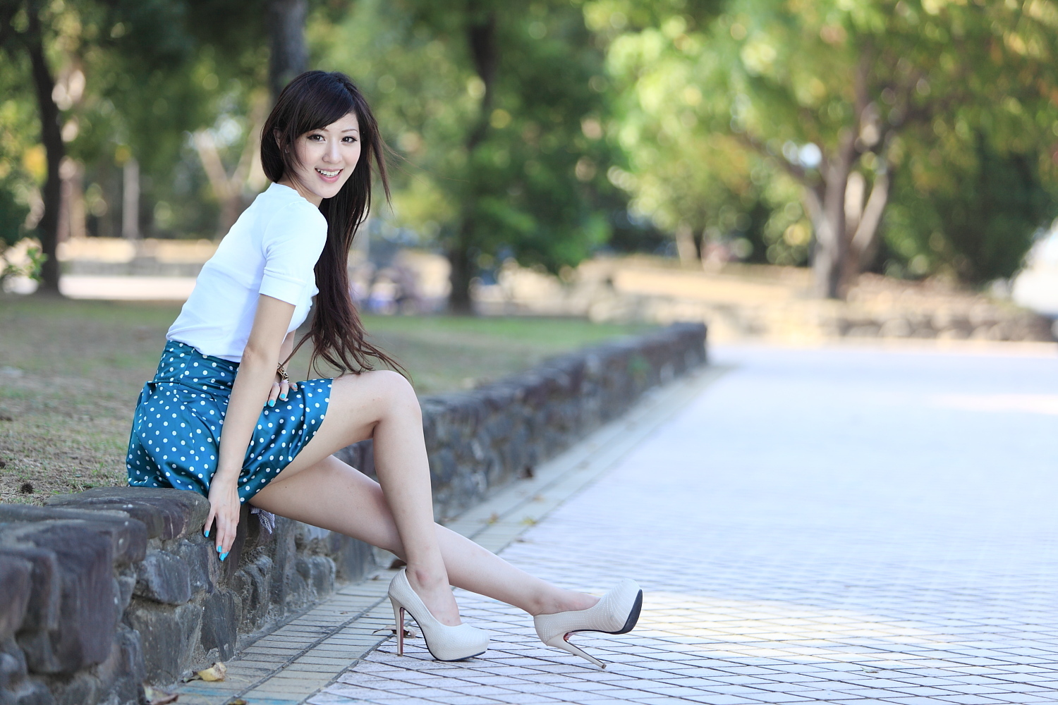 台湾国光帮帮忙助理主持美女 - 韋韋